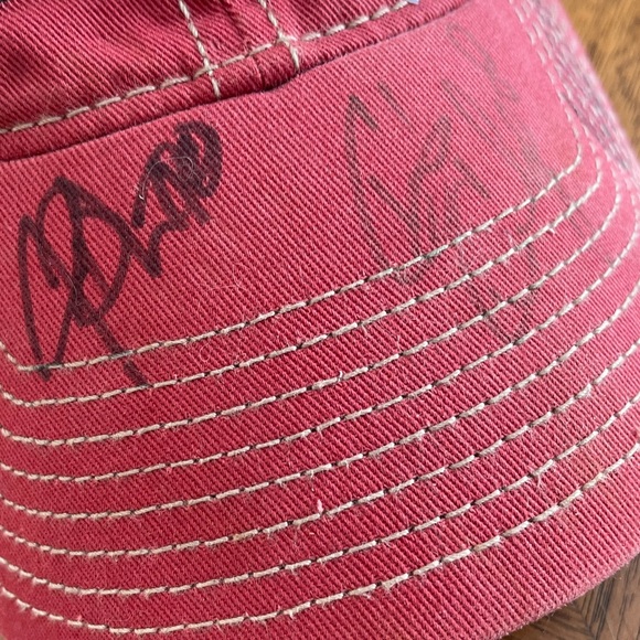 Vintage 2005 NASCAR Dale Earnhardt Jr. MIS Pit Crew Signed Budweiser Hat - Picture 5 of 8